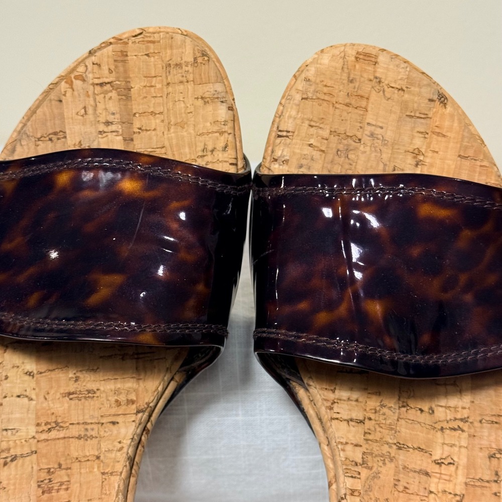 Stuart Weitzman Tortoise Patent‎ Cork Wedge Slide Sandals Women's Sz 8.5M Resort - Picture 7 of 15